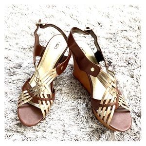 Brown and gold wedge sandal - New